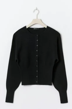 Shaped knitted cardigan