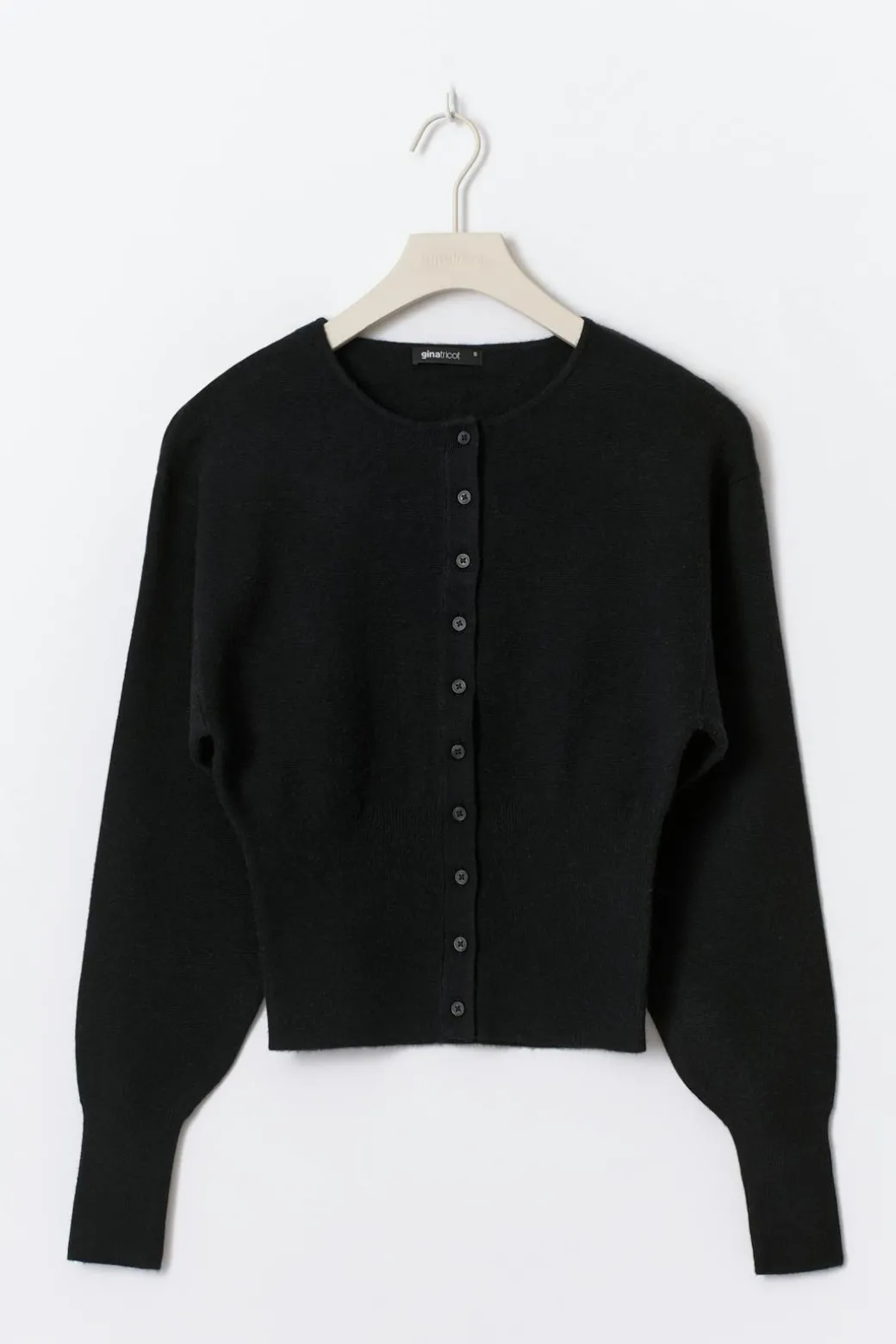 Shaped knitted cardigan