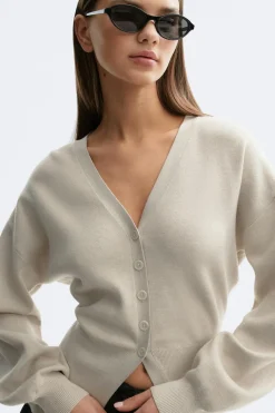 Shaped knitted cardigan
