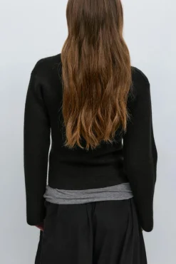 Shaped knitted cardigan
