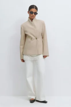 Shaped wool blend jacket