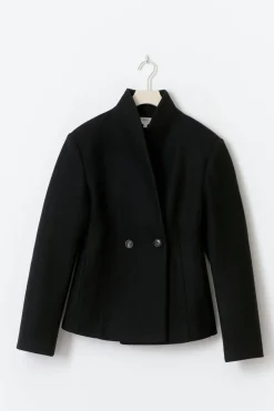 Shaped wool blend jacket