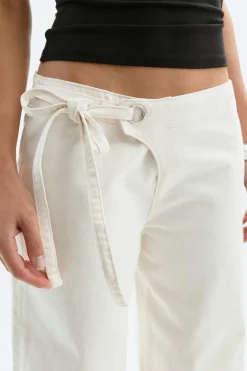 Side knot jeans