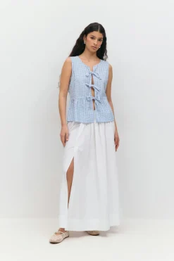Sleeveless blouse
