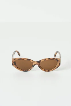 Slim cat eye sunglasses