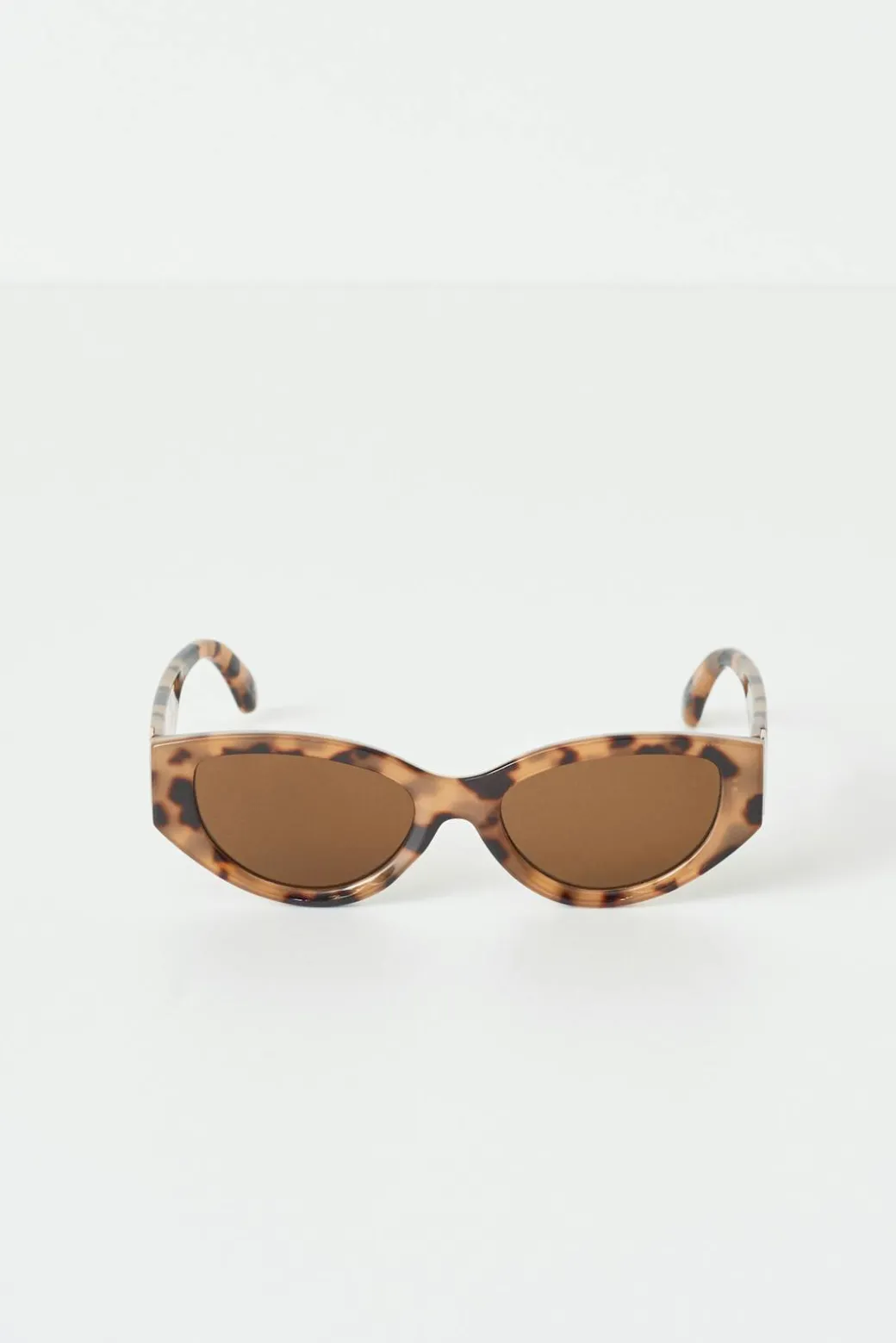 Slim cat eye sunglasses