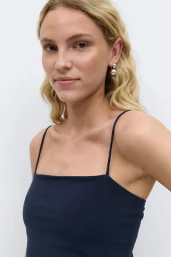 spaghetti strap singlet