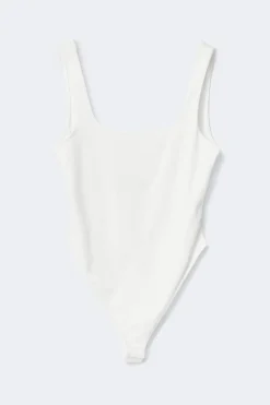 Square neck body