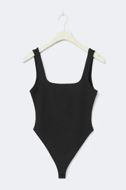 Square neck body