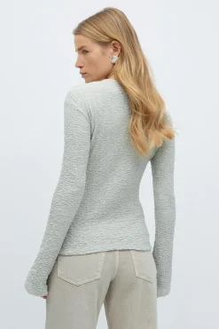 Textured buttoned top