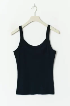 Tight fit rib singlet