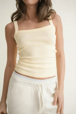 Tight fit rib singlet