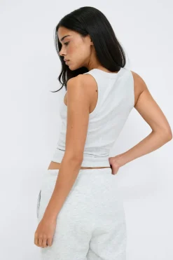 Tight fit rib tank