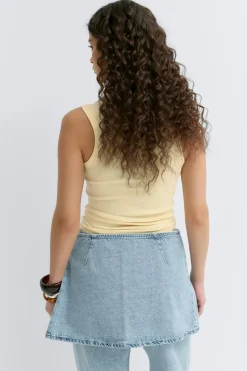 Tight v-neck rib tank