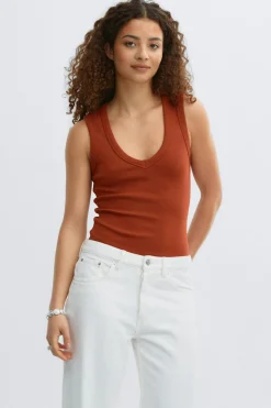 Tight v-neck rib tank