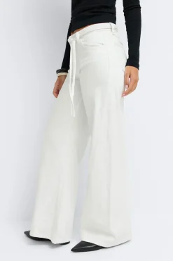 Twisted wide jeans