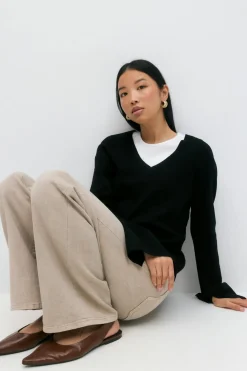 V-neck knitted top