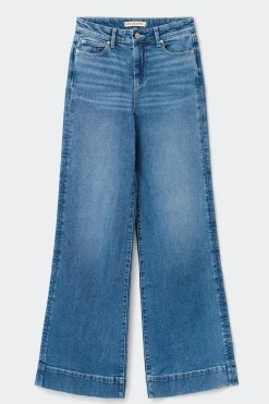 Waist hug flare jeans