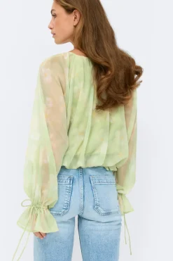 Wavy blouse