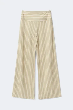 Wide leg trousers