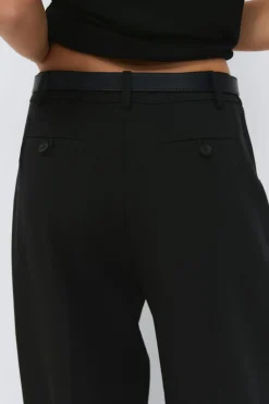 Wide pleated trousers