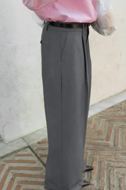 Wide pleated trousers