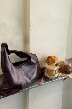 Wide shoulder bag