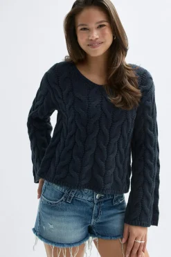 Y cable knitted sweater
