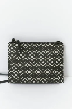 Y clutch bag