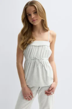 Y detail top