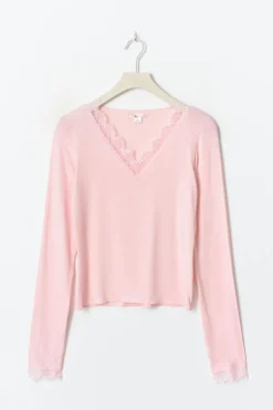 Y lace top