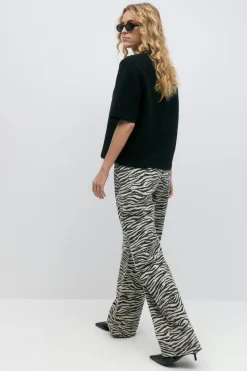 Zebra jeans